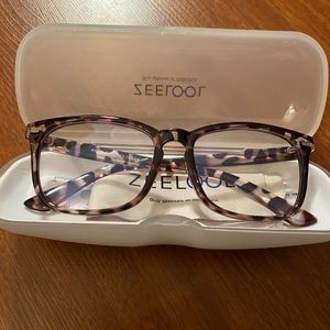 Glasses (Frame only - no prescription)